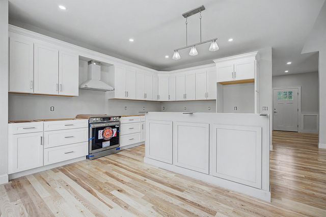131 Merrimack Street, Hooksett, NH 03106