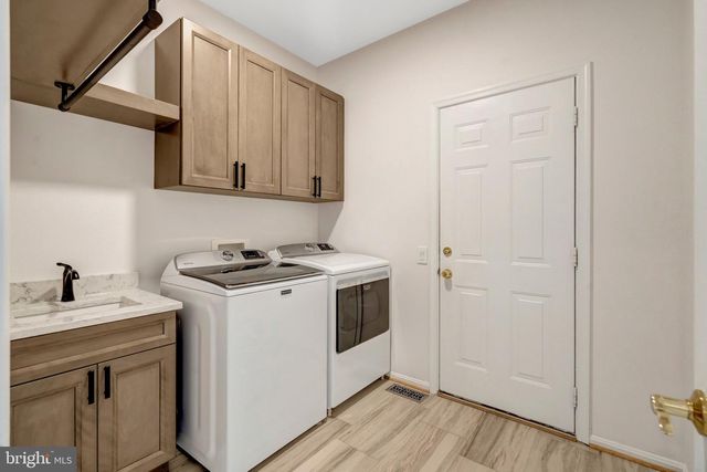 9600 NUTHATCH DR, Fairfax Station, VA 22039