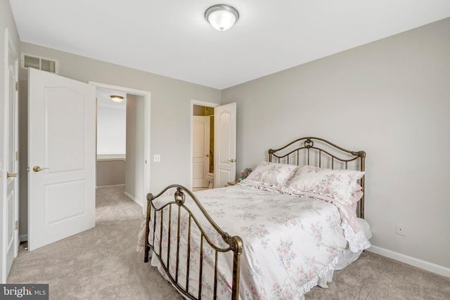 9600 NUTHATCH DR, Fairfax Station, VA 22039