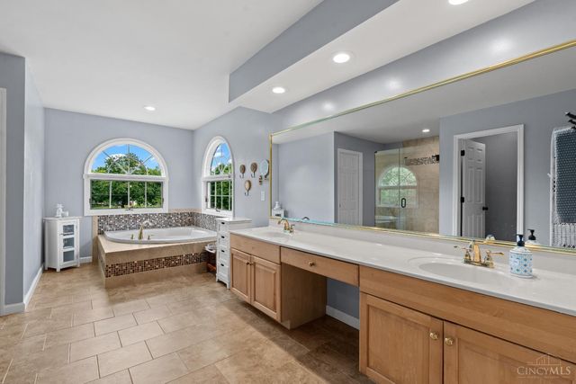 1210 Ascot Drive, Hamilton Twp, OH 45039