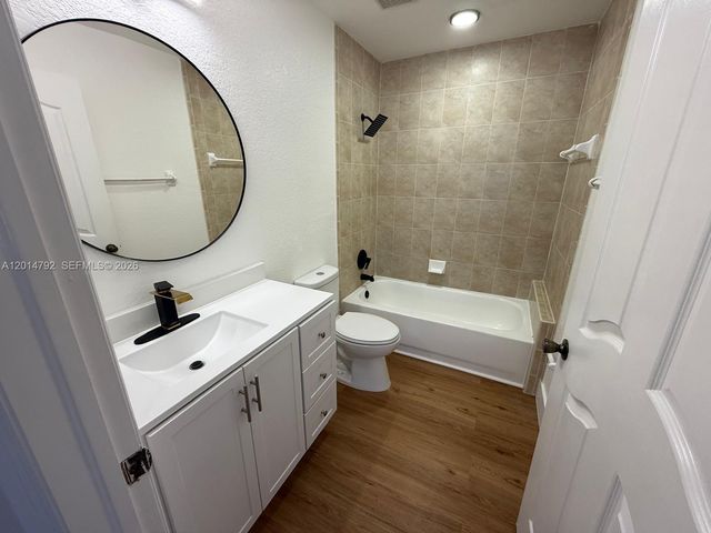 18858 NW 85th Ct 3003, Hialeah, FL 33015