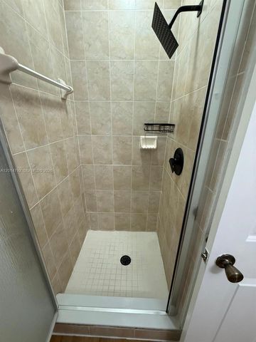 18858 NW 85th Ct 3003, Hialeah, FL 33015
