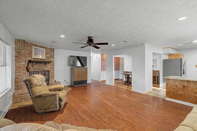 4922 Valley View Drive, La Porte, TX 77571