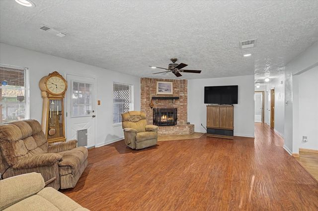 4922 Valley View Drive, La Porte, TX 77571
