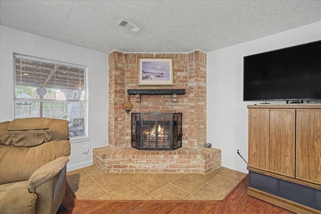 4922 Valley View Drive, La Porte, TX 77571