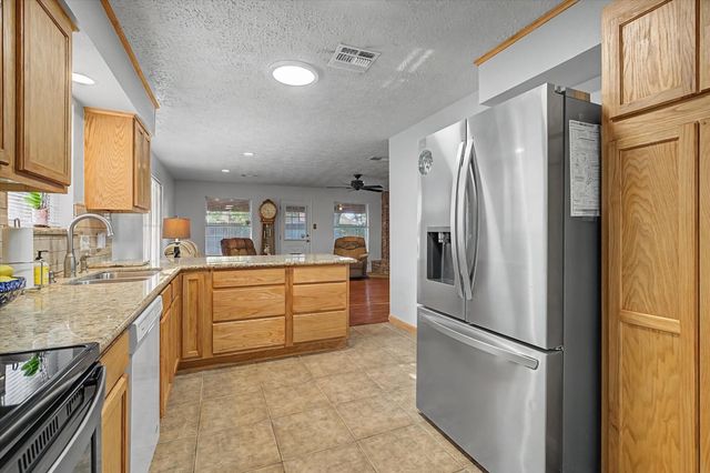 4922 Valley View Drive, La Porte, TX 77571