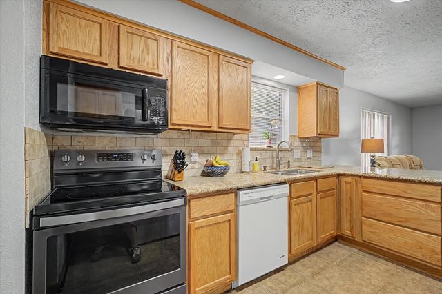 4922 Valley View Drive, La Porte, TX 77571
