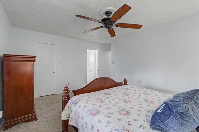 4922 Valley View Drive, La Porte, TX 77571