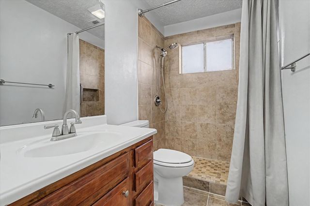 4922 Valley View Drive, La Porte, TX 77571