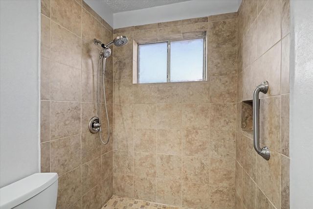 4922 Valley View Drive, La Porte, TX 77571