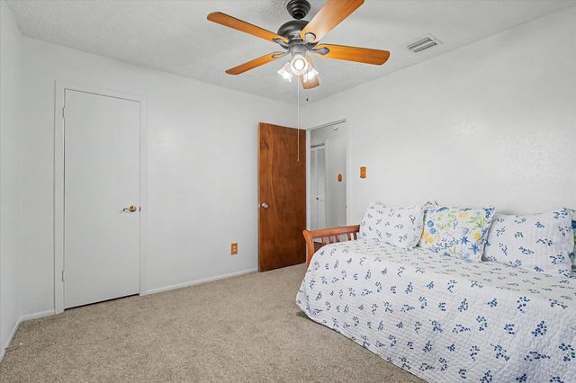 4922 Valley View Drive, La Porte, TX 77571