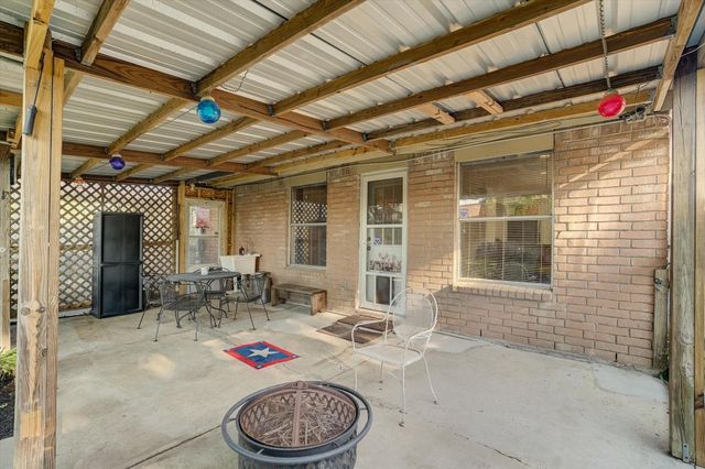 4922 Valley View Drive, La Porte, TX 77571