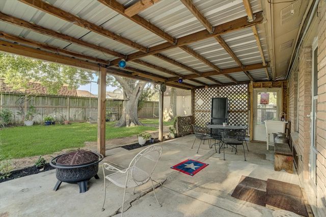 4922 Valley View Drive, La Porte, TX 77571