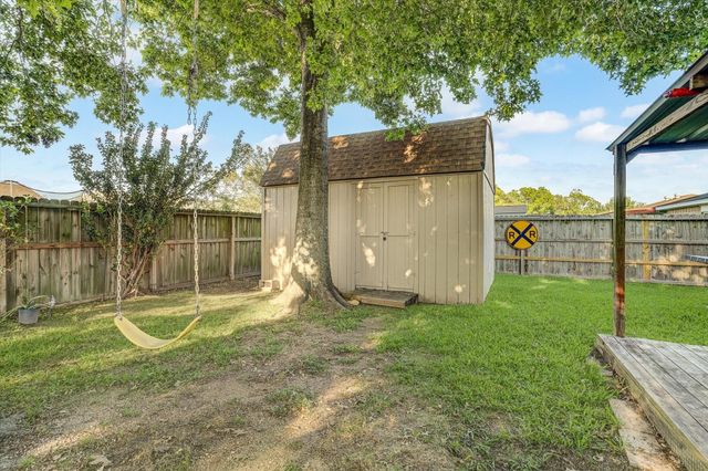 4922 Valley View Drive, La Porte, TX 77571