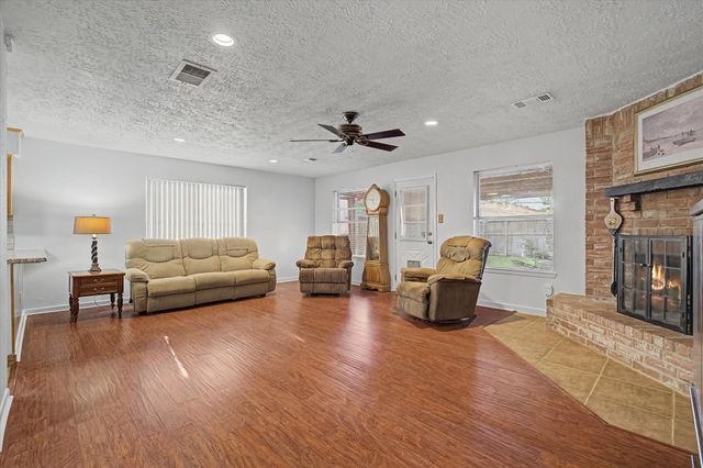 4922 Valley View Drive, La Porte, TX 77571