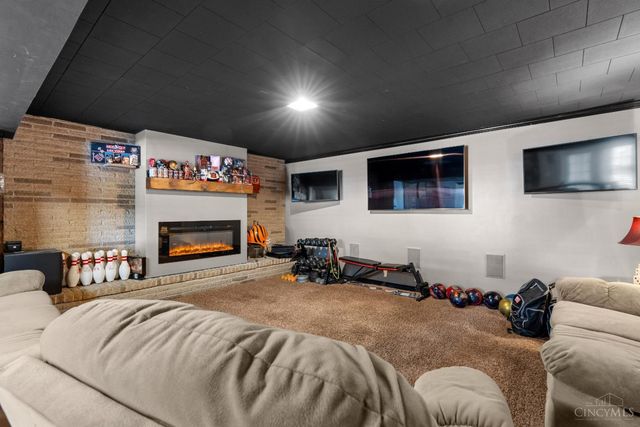 345 Harpwood Drive, Franklin, OH 45005