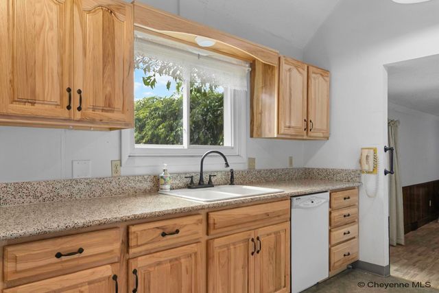 1813 S 2ND AVE, Cheyenne, WY 82007