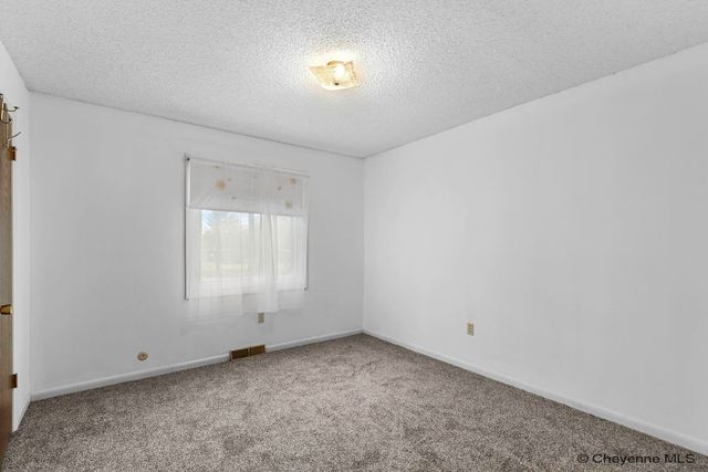 1813 S 2ND AVE, Cheyenne, WY 82007