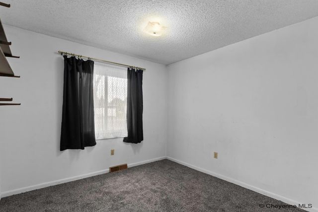1813 S 2ND AVE, Cheyenne, WY 82007