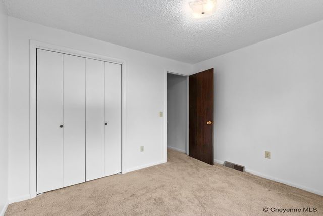 1813 S 2ND AVE, Cheyenne, WY 82007
