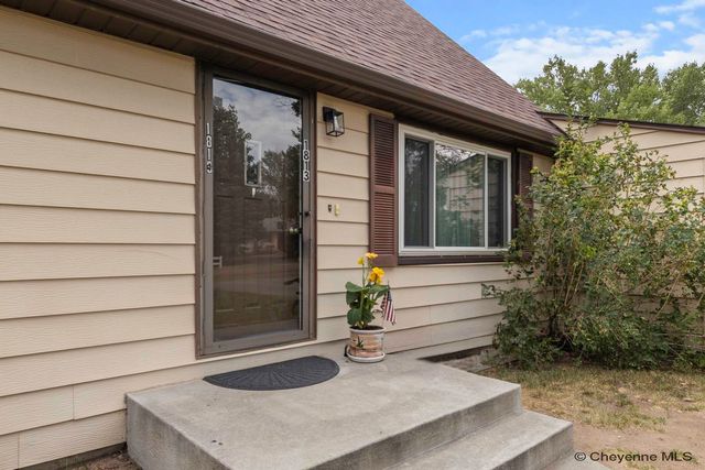 1813 S 2ND AVE, Cheyenne, WY 82007