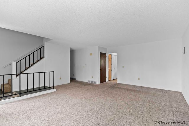 1813 S 2ND AVE, Cheyenne, WY 82007