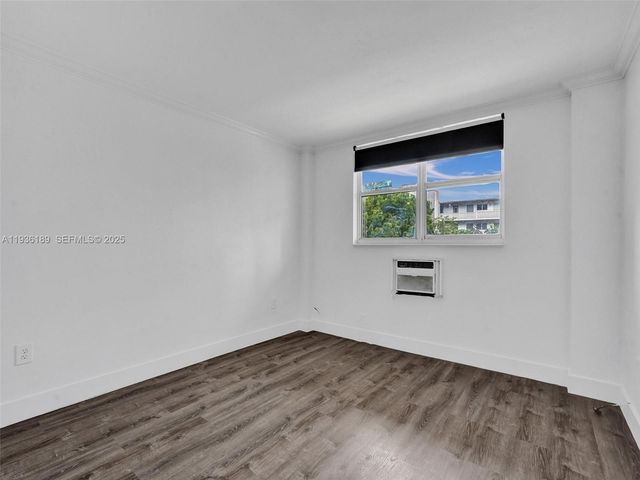 1300 Lincoln Rd D404, Miami Beach, FL 33139