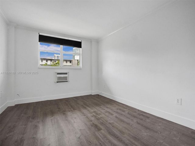 1300 Lincoln Rd D404, Miami Beach, FL 33139