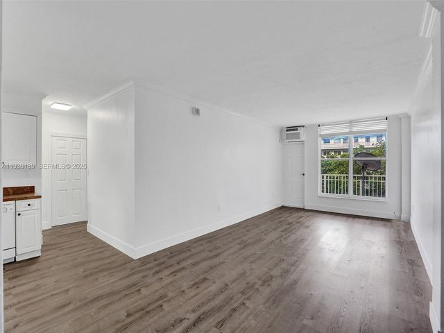 1300 Lincoln Rd D404, Miami Beach, FL 33139