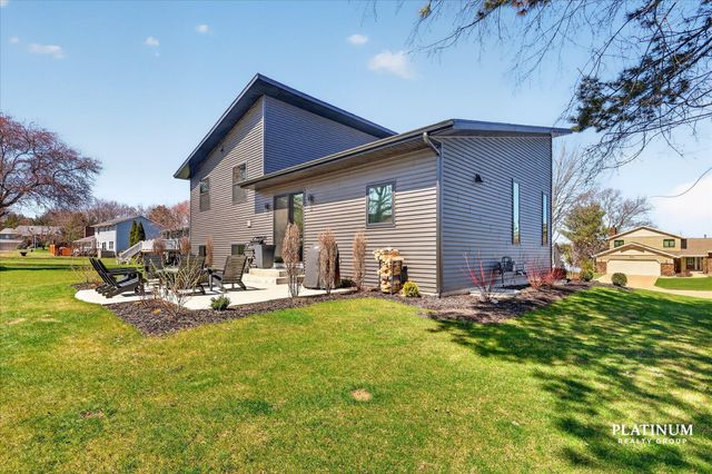 6879 Vista De Oro Drive NE, Rockford, MI 49341