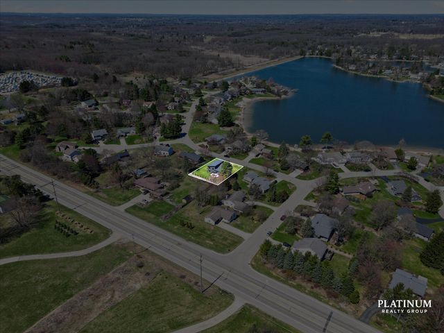 6879 Vista De Oro Drive NE, Rockford, MI 49341