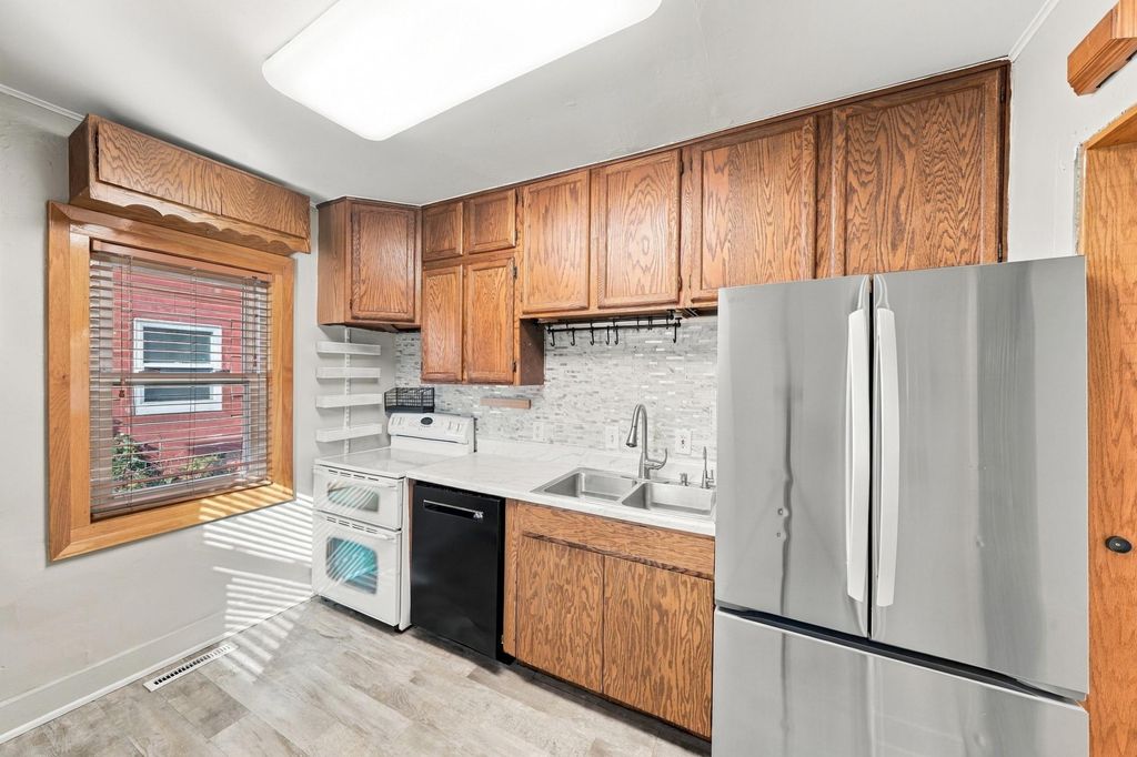 108 17th Avenue N, Hopkins, MN 55343 — photo 2