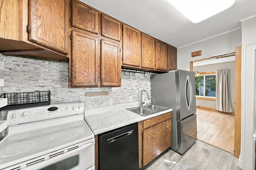 108 17th Avenue N, Hopkins, MN 55343 — photo 4