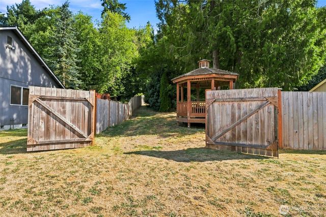 914 288th Street Ct E, Roy, WA 98580