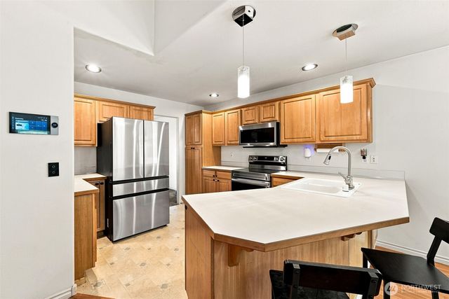 914 288th Street Ct E, Roy, WA 98580