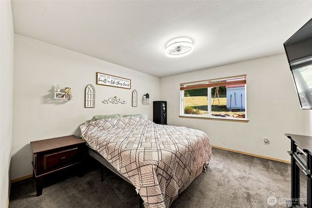914 288th Street Ct E, Roy, WA 98580