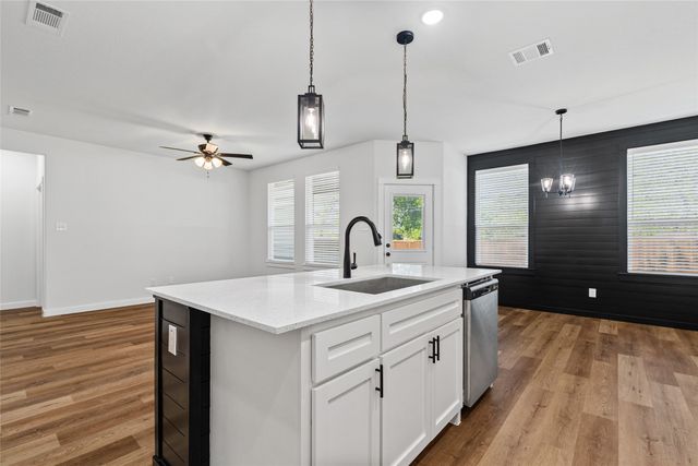 113 N Third Street, Celeste, TX 75423