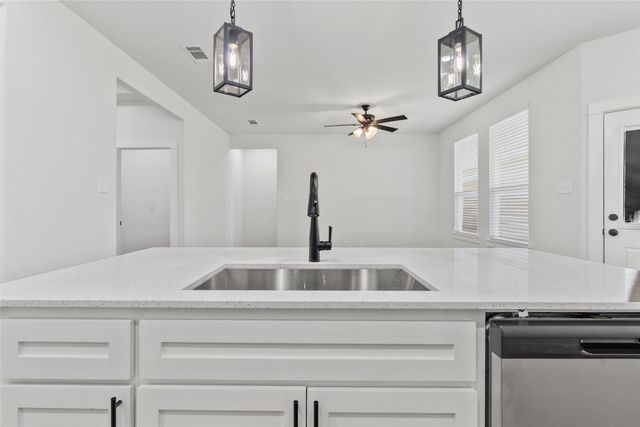113 N Third Street, Celeste, TX 75423
