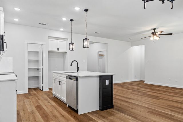 113 N Third Street, Celeste, TX 75423