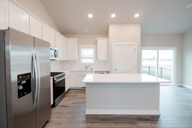 6124 Thor Avenue, Davenport, IA 52807