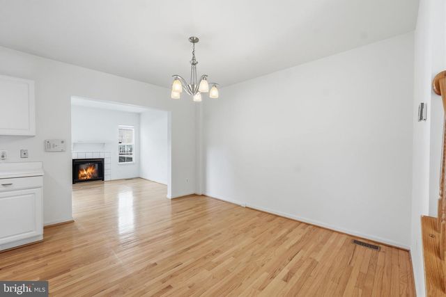 25402 UPPER CLUBHOUSE DR, Chantilly, VA 20152