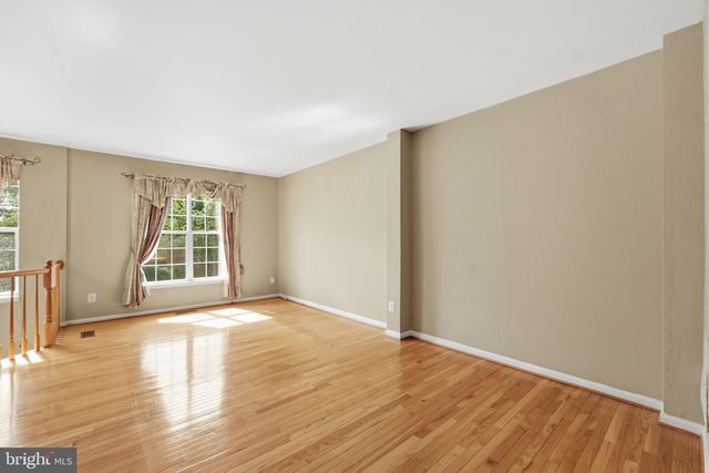 25402 UPPER CLUBHOUSE DR, Chantilly, VA 20152