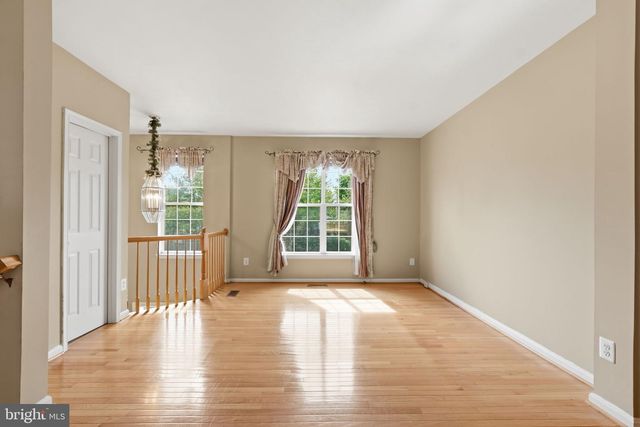 25402 UPPER CLUBHOUSE DR, Chantilly, VA 20152