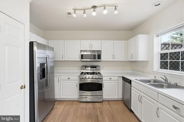 25402 UPPER CLUBHOUSE DR, Chantilly, VA 20152