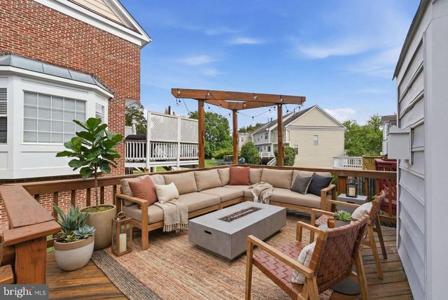 25402 UPPER CLUBHOUSE DR, Chantilly, VA 20152