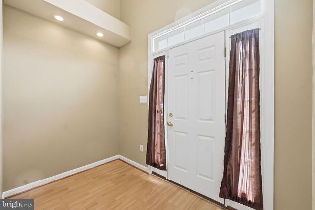 25402 UPPER CLUBHOUSE DR, Chantilly, VA 20152