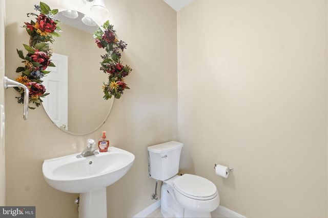 25402 UPPER CLUBHOUSE DR, Chantilly, VA 20152
