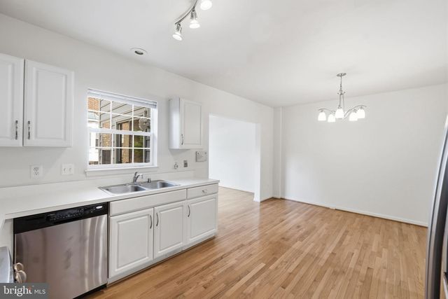 25402 UPPER CLUBHOUSE DR, Chantilly, VA 20152