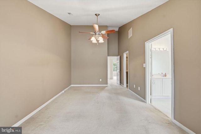 25402 UPPER CLUBHOUSE DR, Chantilly, VA 20152