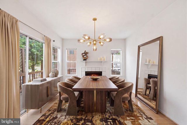 25402 UPPER CLUBHOUSE DR, Chantilly, VA 20152